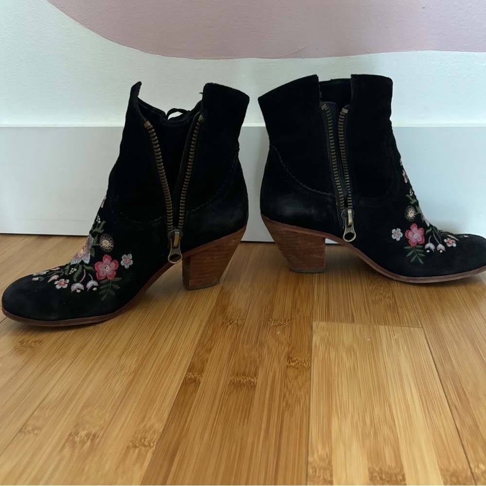 Sam Edelman Booties - Picture 3 of 4